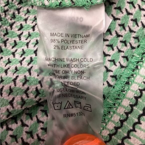 Vince Camuto Women’s Linear Mix Pullover Blouse, Green, size L - Picture 7 of 8